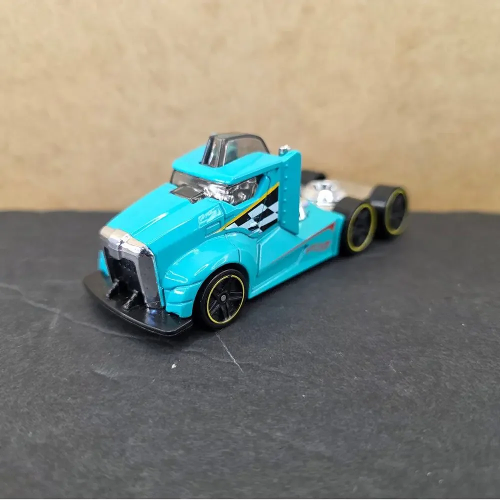Hot Wheels Super Rig, Drivin' Wild 1:64 scale die-cast semi-truck cab